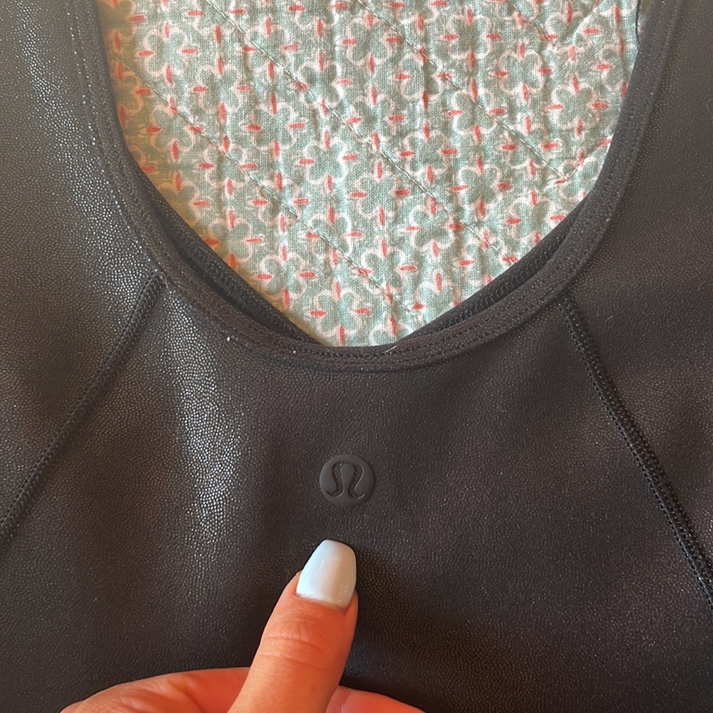 NWT Lululemon foil top - Picture 6 of 8